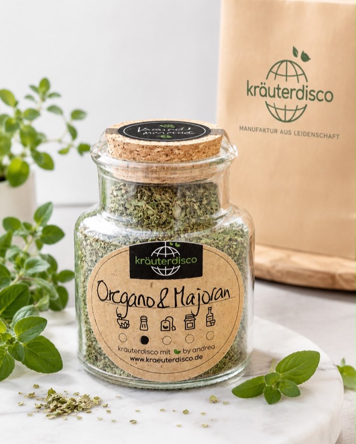 Glas mit Oregano-Majoran-Mischung